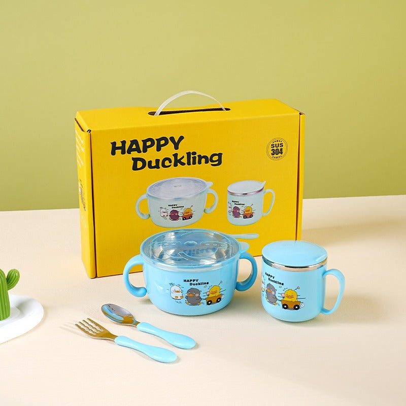 → Alt: Utensils included in the Children’s Tableware Set, safe for toddlers