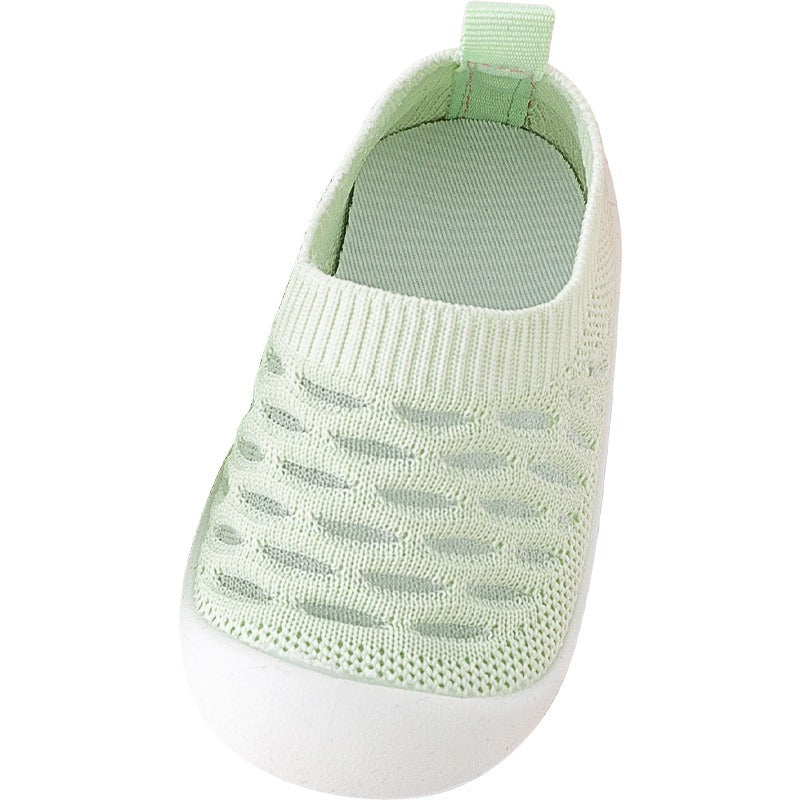 → Alt: Baby Walking Shoes for boys, lightweight and anti-slip design
