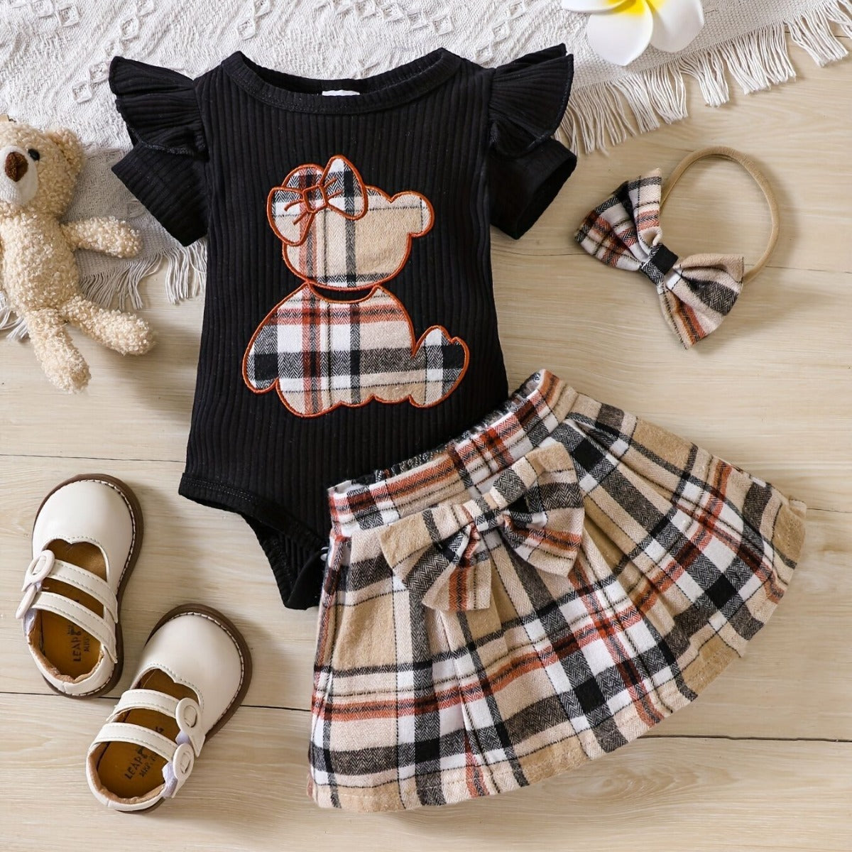 <img src="image1.jpg" alt="Newborn baby girl summer style – Cute lightweight outfit for sunny days">