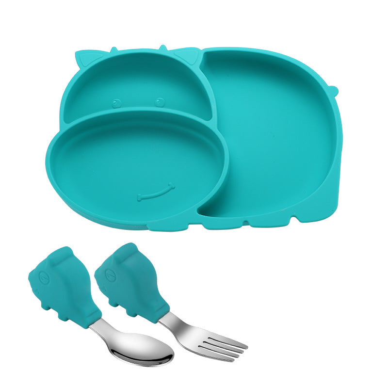 Baby using Silicone Baby Dinner Plate for self-feeding