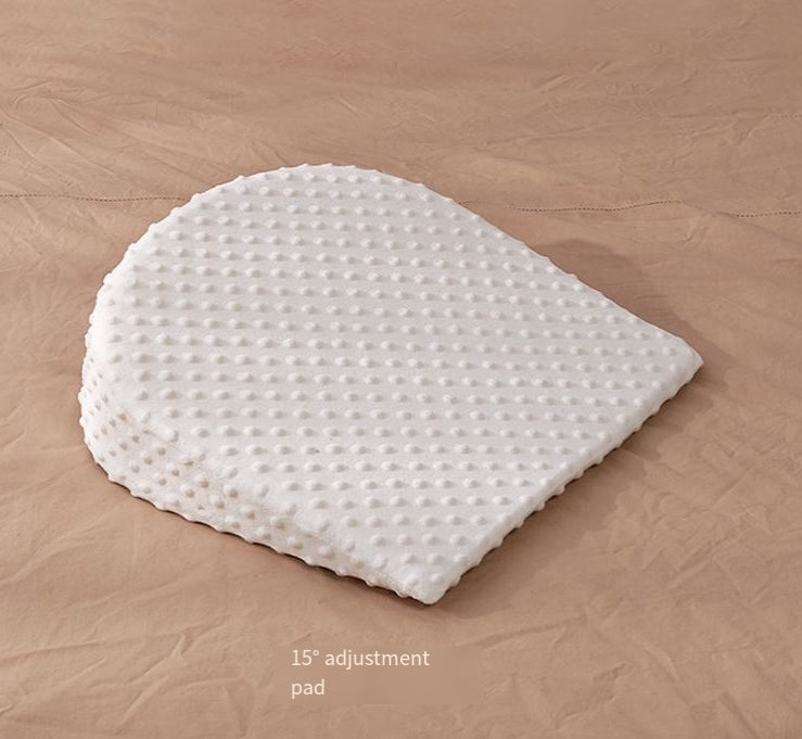 "Soft and ergonomic Four Season Anti Milk Overflow and Choking Pillow Baby Feeding Tool Baby Anti Spitting Slope Pad"