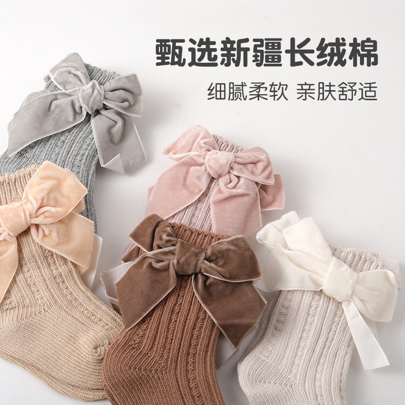 Brightly colored Baby Thick Needle Socks keeping baby feet warm