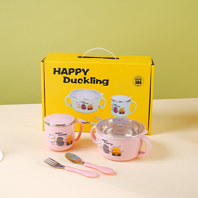 → Alt: Easy-to-clean stainless steel components of the Children’s Tableware Set