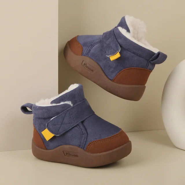 Winter Baby Snow Boots matched with baby winter outfit